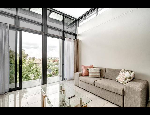 1 BEDROOM APARTMENT FOR SALE IN HOUGHTON ESTATE